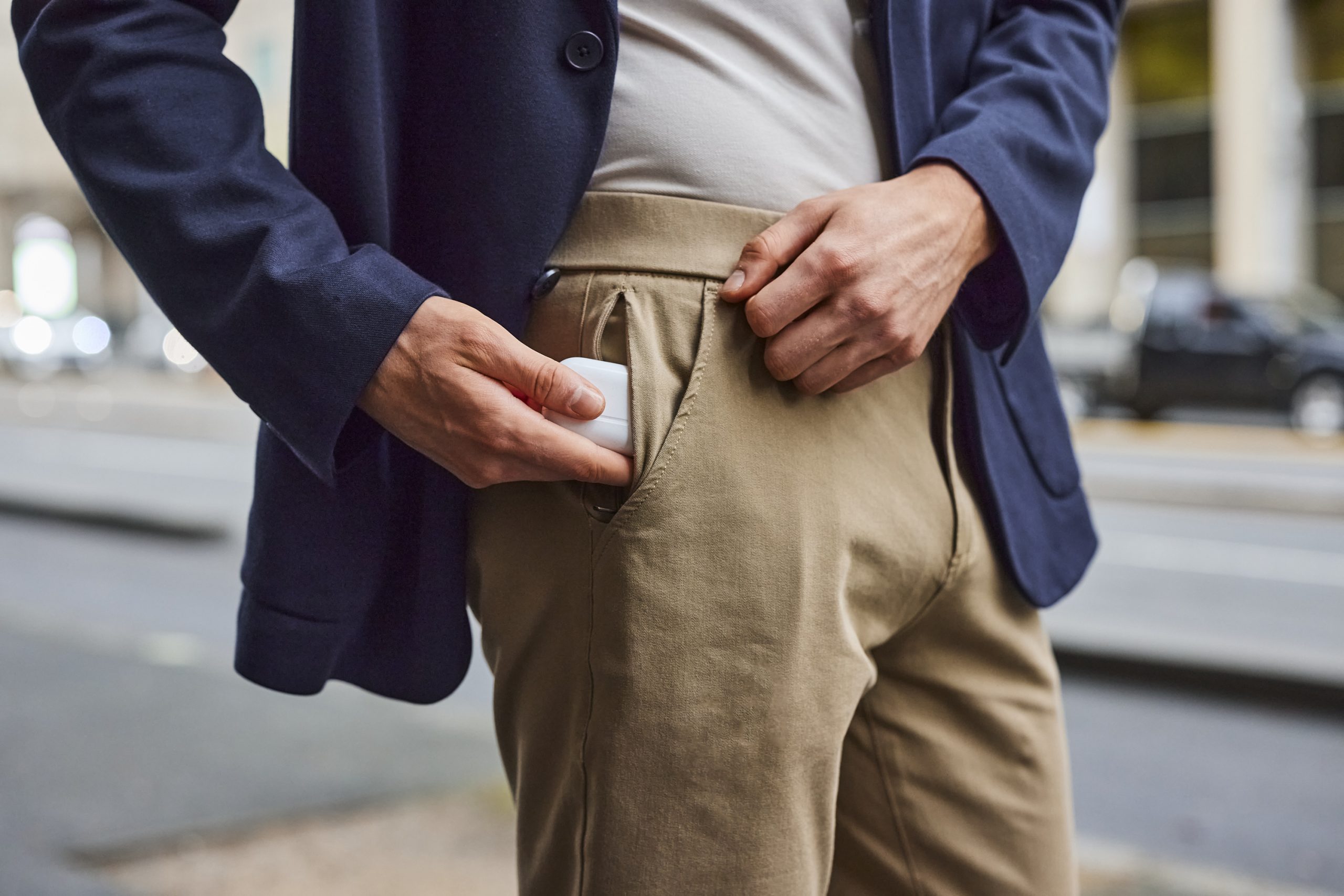 The Air-Flex Pants that unwrinkles itself - Inside Recent